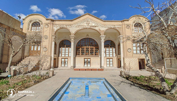 نمای بیرونی و حیاط و حوض خانه صرافلار